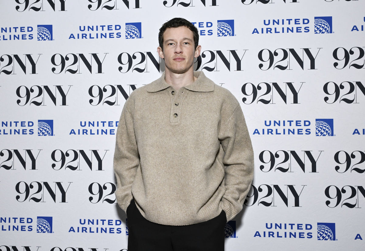 Herec Callum Turner uviedol seriál Masters of...
