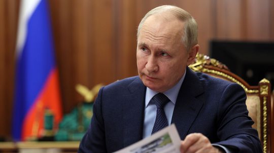 Putin dal USA nepriamo najavo, že je ochotný rokovať o ukončení vojny na Ukrajine