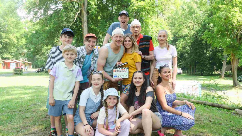 Prvá klapka seriálu Zalez do spacáku.