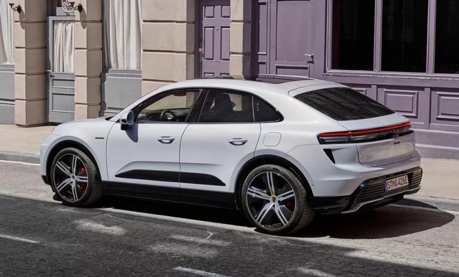 Porsche Macan bude k dispozícii v dvoch...