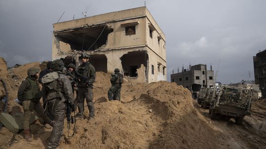 Z nemocnice v Chán Júnis exhumovali už asi 200 tiel, tvrdia úrady v Gaze