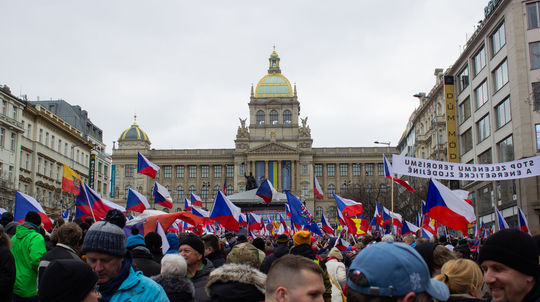 Adorujú Rusko a šíria konšpirácie. Na českej extrémistickej scéne dominuje antisystémové hnutie