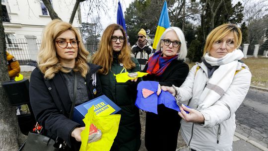 Aktivisti po Ficových výrokoch odovzdali vláde dôkazy o vojne v Kyjeve: Úlomky ruských rakiet