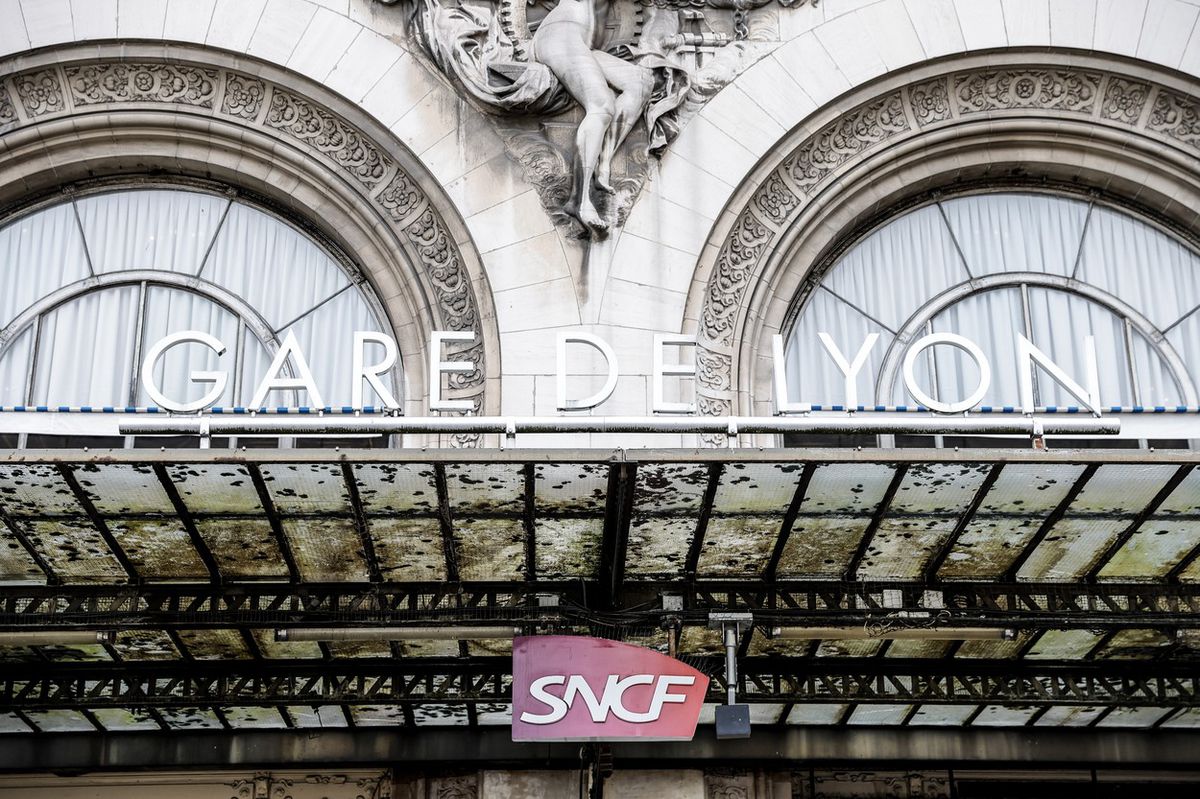 Jeden zo vstupov do parížskej stanice Gare de Lyon