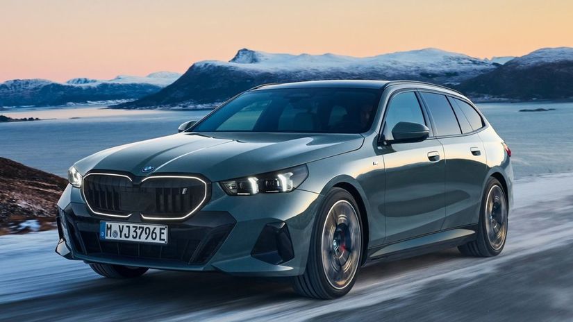 Aj vo verzii kombi si BMW 5 zachovalo športový...