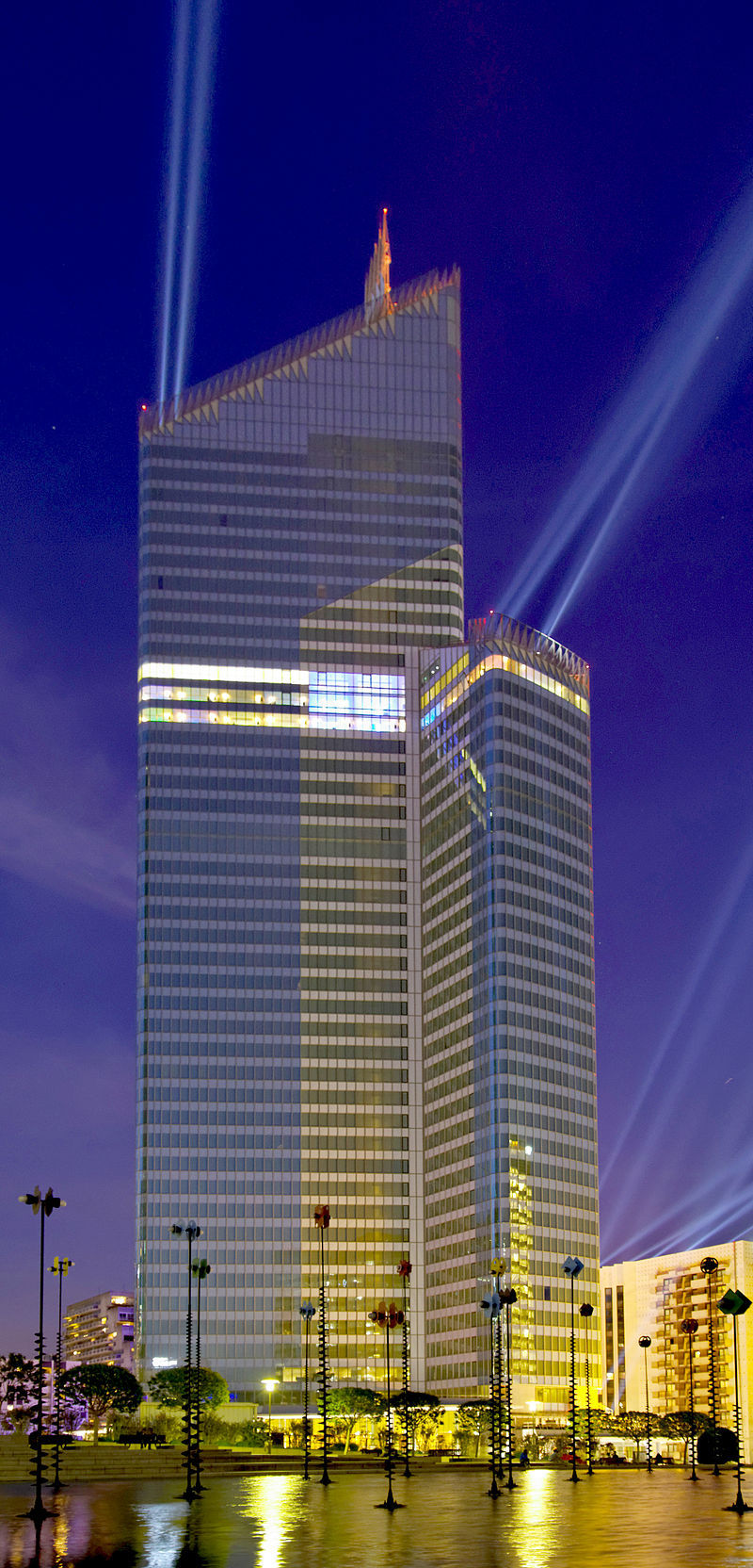 Tour First (Paríž, Francúzsko)