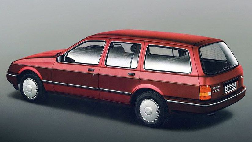 Spolu s liftbackom sa predstavilo aj kombi...