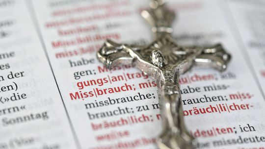 Nemcov pobúrila evanjelická cirkev. Kňazi zneužívali tisíce detí