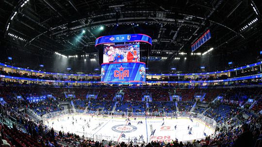 Ruská pýcha v plameňoch. Najväčšiu hokejovú arénu na svete v Petrohrade poškodil požiar