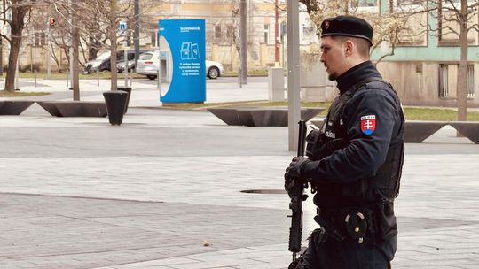 Polícia opäť preveruje bombovú hrozbu po celom Slovensku