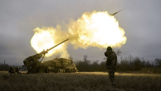 Rusko, vojna na Ukrajine, CAESAR, húfnica, streľba