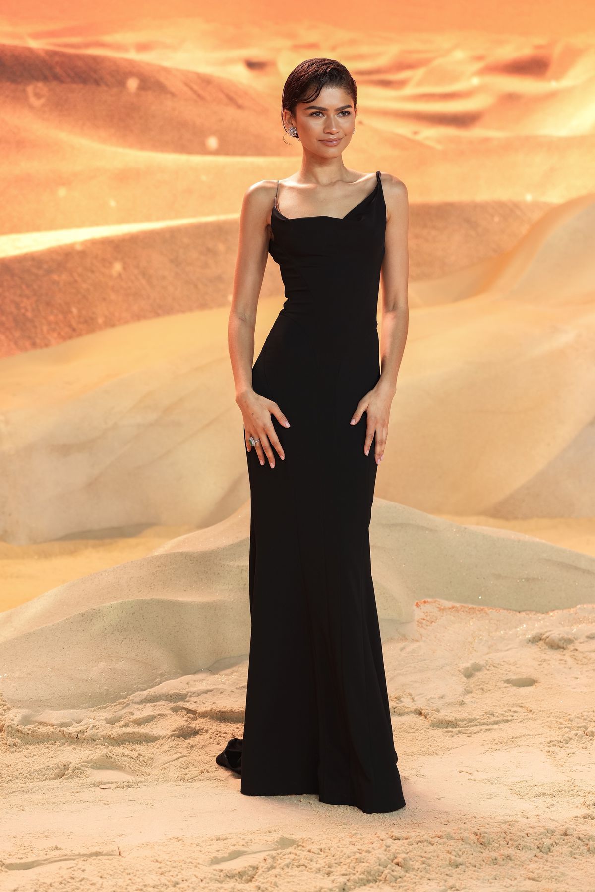 Herečka Zendaya vo večerných šatách Mugler.
