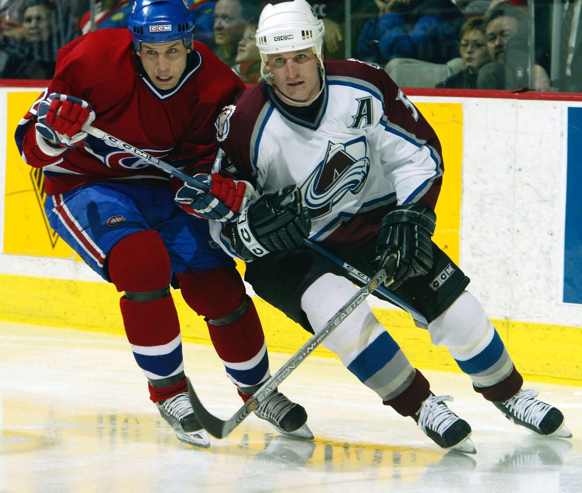 Adam Foote v drese Colorada Avalanche.