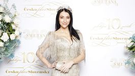 Lucia Hablovičová v kreácii od Borisa Hanečku. 