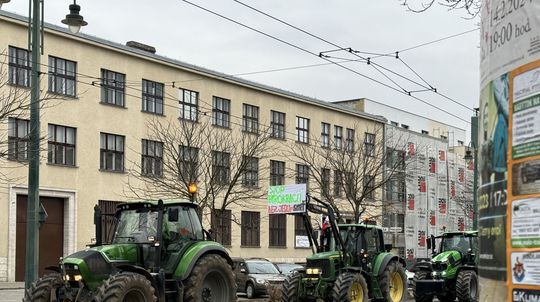 Na snímke farmári počas celoslovenského...