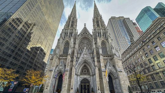 Prvá pohrebná omša za transrodovú aktivistku v Katedrále sv. Patrika v New Yorku vyvolala pobúrenie