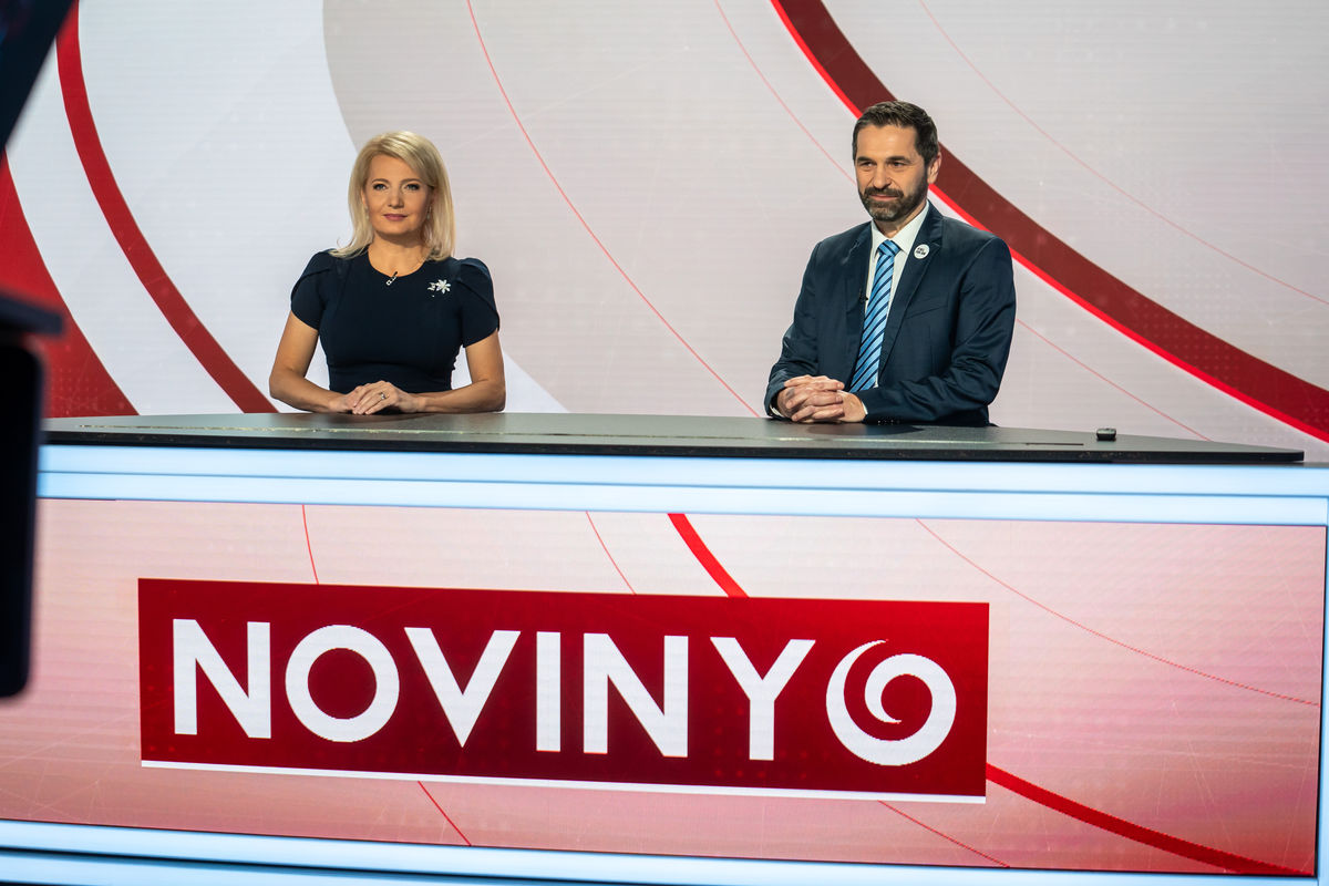 Moderátori relácií TV JOJ predstavili novinárom...