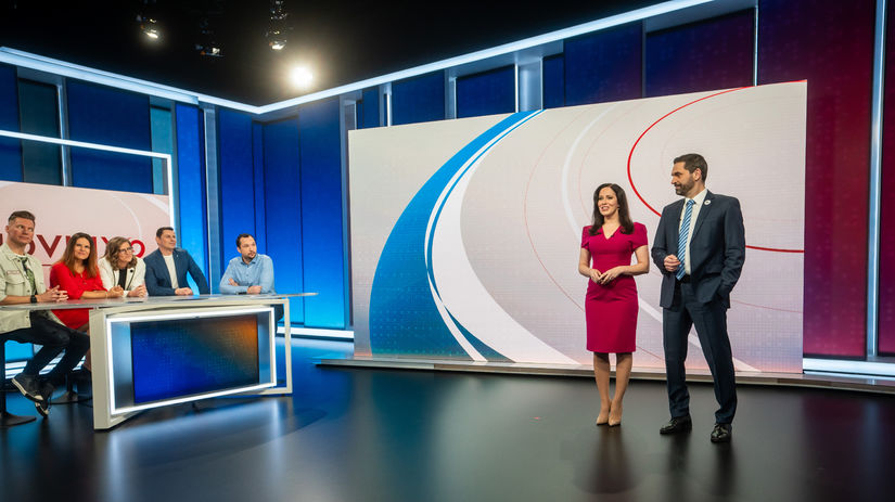 Moderátori relácií TV JOJ predstavili novinárom...
