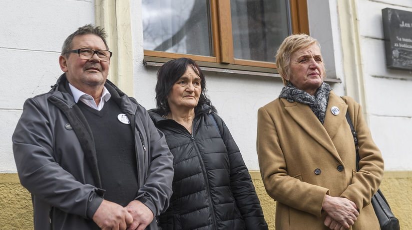 Na snímke rodičia Jána a Martiny zľava Jozef a...