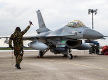 Prídu konečne a pomôžu proti Rusom? Ukrajinci netrpezlivo čakajú na stíhačky F-16