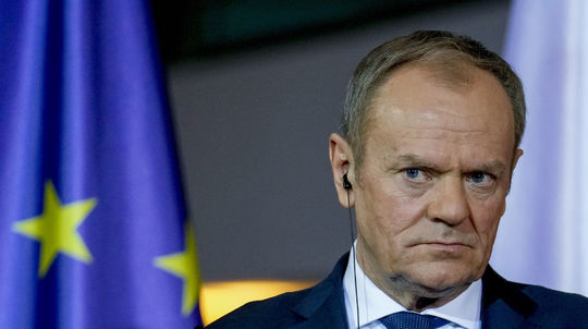 Tusk s údivom počúval Ficove slová o Ukrajine. Summit v Prahe podľa neho odhalí, či má V4 zmysel