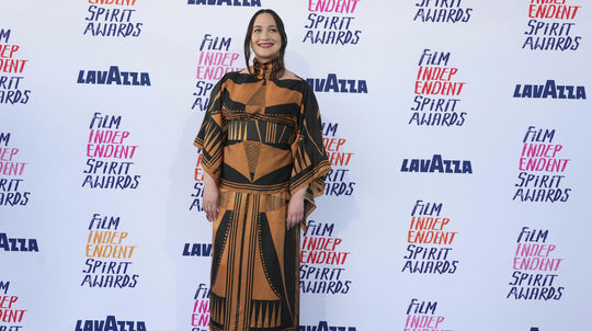 Herečka Lily Gladstone na vyhlásení cien Film...