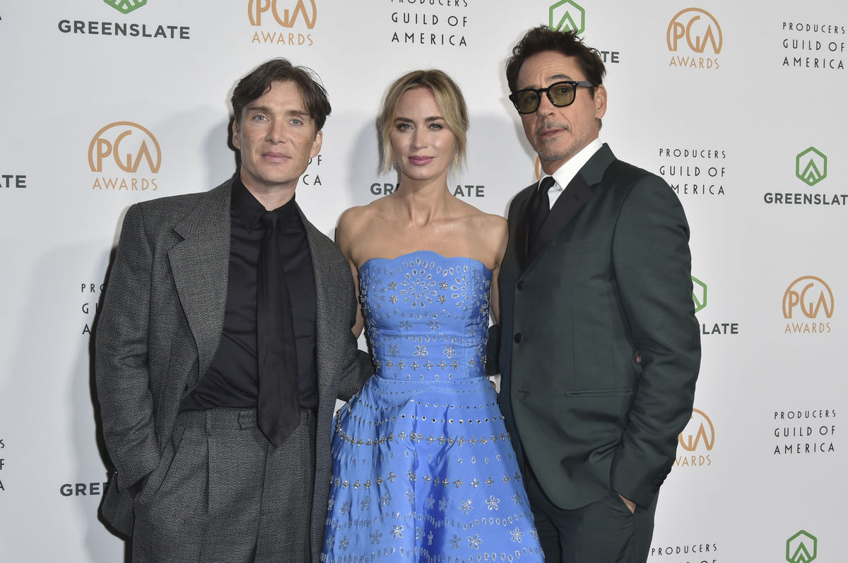 Zľava: Herci Cillian Murphy, Emily Blunt a...