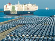 Číňania sa snažia zbaviť spaľovacích...