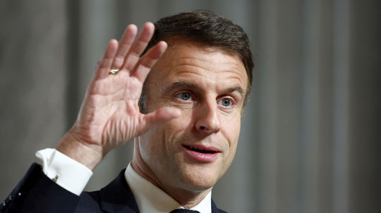 Vyslať vojakov na Ukrajinu? Opozícia vo Francúzsku reaguje na Macrona podobne ako Fico