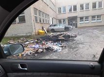 Spúšť v škole na Kysuciach: Mladí vandali...