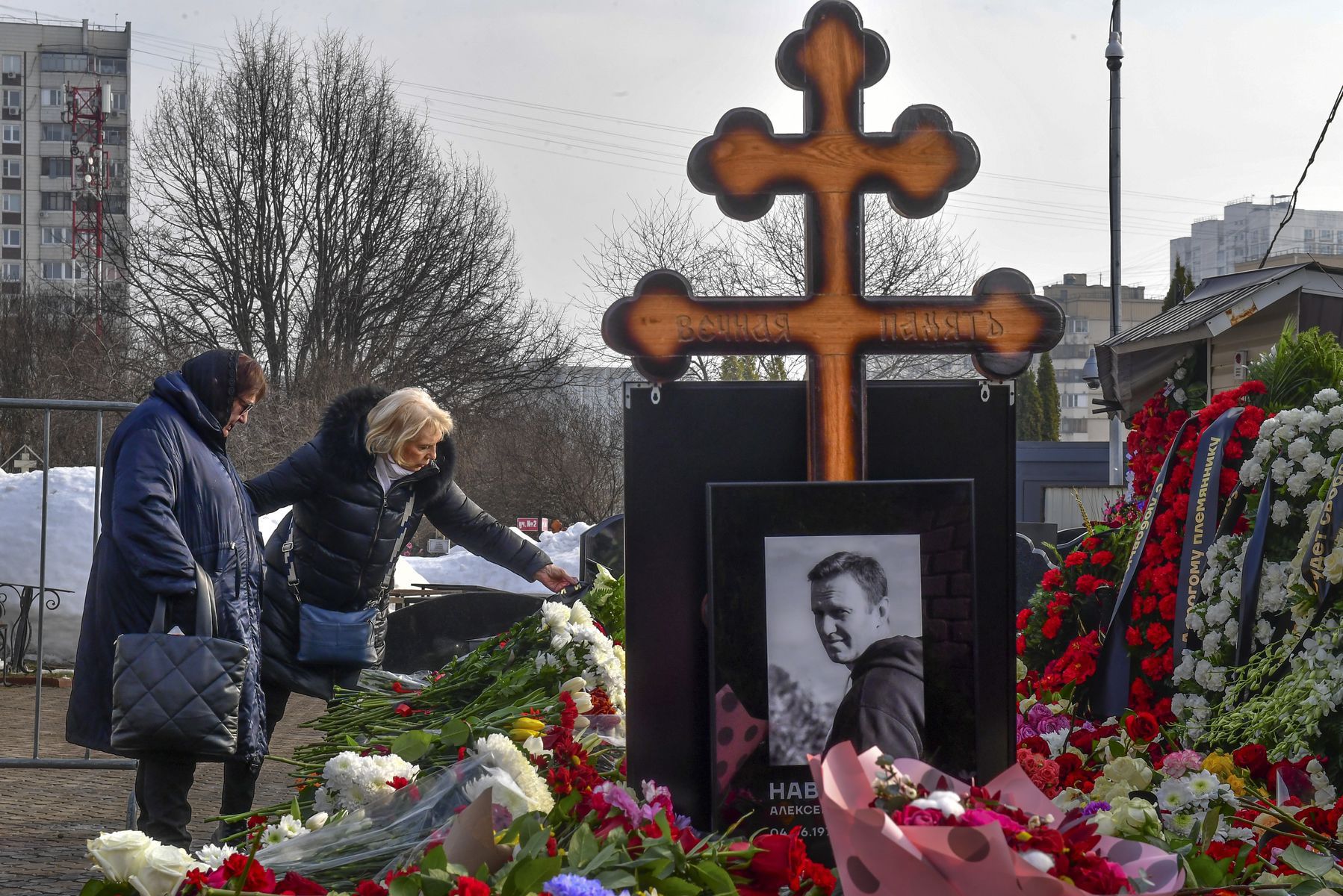 navaľný hrob, ľudmila navaľná