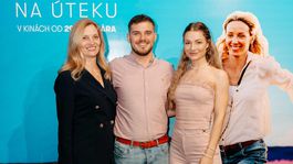 bontonfilm-premiera-matka-na-uteku Mirka Hrinakova s mamou a Adamom Strbom