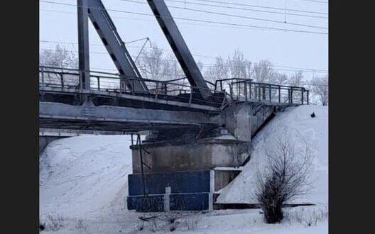 Výbušné zariadenie poškodilo pilier mosta ponad...
