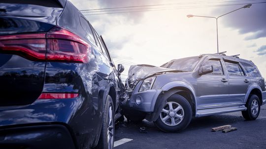 Dlhodobo nepoistené vozidlá vyradia z evidencie, odklepla vláda. Aká bude lehota?