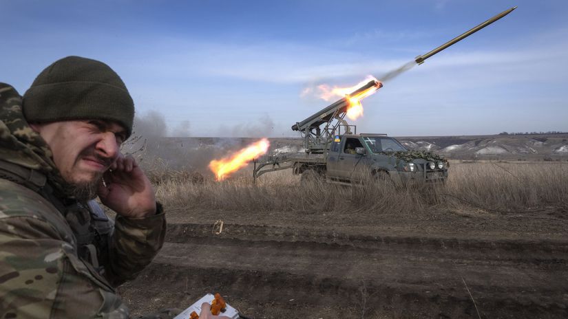 vojna na Ukrajine, Bachmut, vojak, raketomet,...