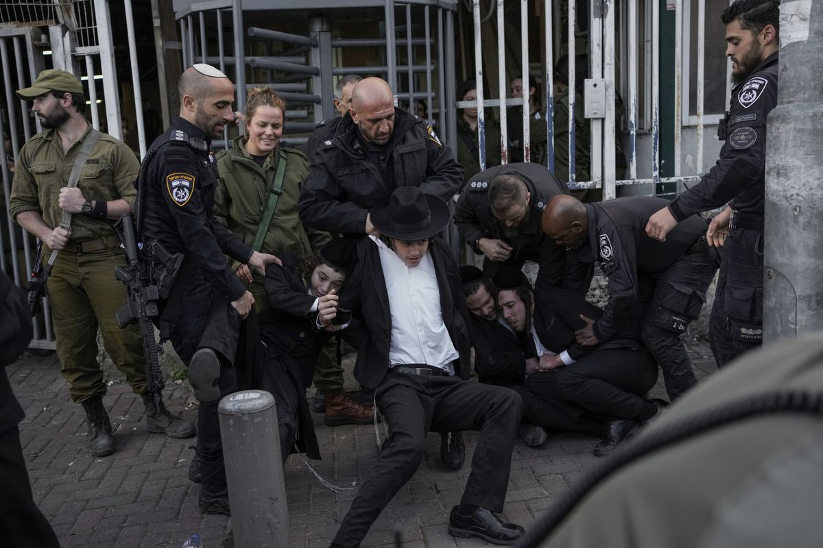 Izraelskí policajti zasahujú v Jeruzaleme proti...