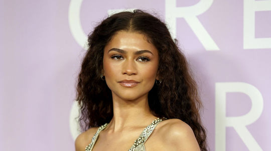 Herečka Zendaya v kreácii Roberto Cavalli na...