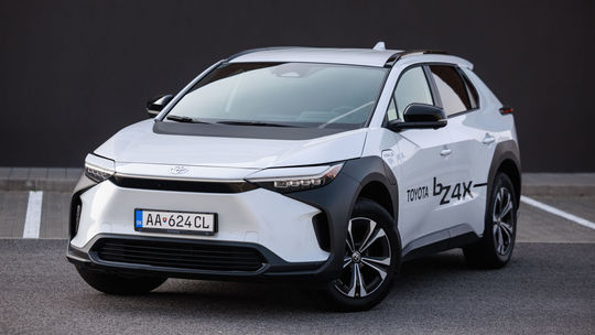 Toyota bZ4X FWD - test 2024