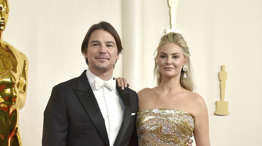 Herec Josh Hartnett a jeho partnerka Tamsin...