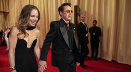Herec Robert Downey Jr. a jeho manželka Susan Downey v značke Saint Laurent.