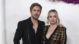 Herec Ryan Gosling vzal na ceremoniál svoju sestru Mandi Gosling.