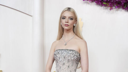 Herečka Anya Taylor-Joy prišla v kreácii...