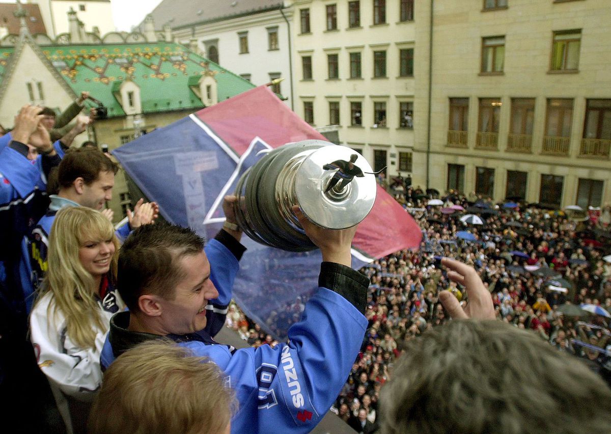Hokejisti Slovana Bratislava oslávili 17....