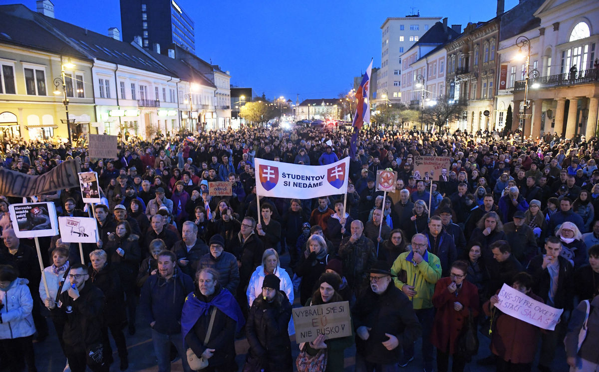 Snímka z protestu zameraného proti viacerým...