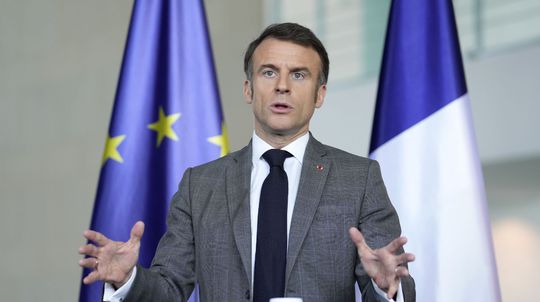 Teroristi plánovali útoky aj vo Francúzsku, Macron navrhol Rusom zvýšenú spoluprácu