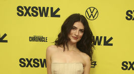 Herečka Ella Rubin na uvedení filmu The Idea of...