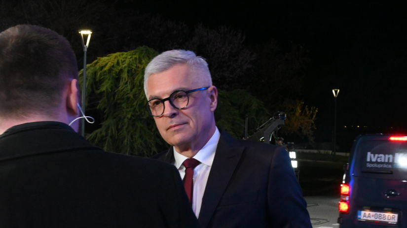 Ivan Korčok prichádza na prezidentskú debatu.