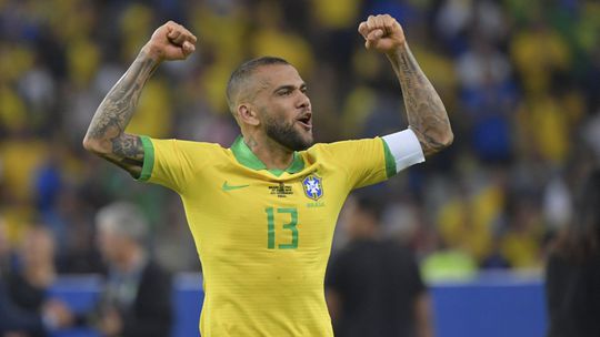 Alves je krôčik od slobody. Ak odsúdený Brazílčan splní dve podmienky, pustia ho z väzenia