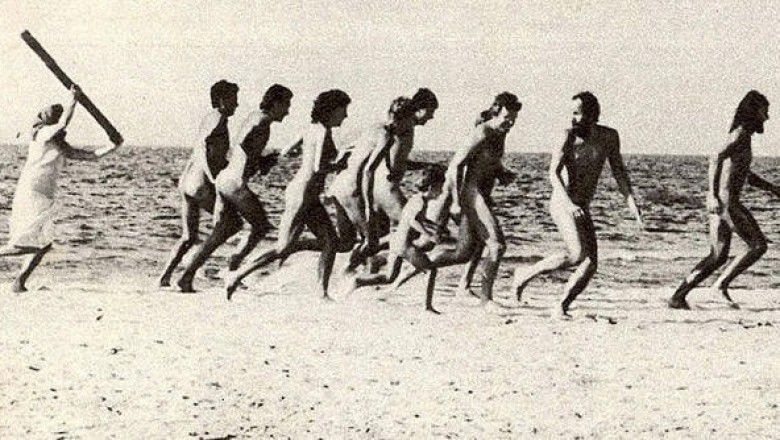 Ruskí nudisti to nikdy nemali ľahké.