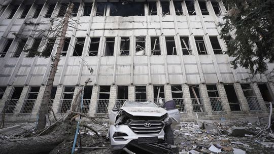 ONLINE: Masívny útok na Kyjev, desiatky výbuchov. Prileteli aj Kinžaly